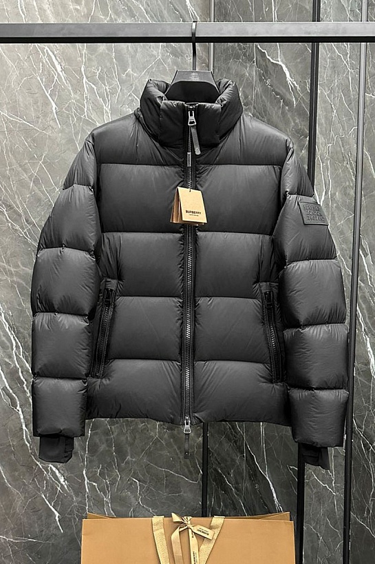 Мужской чёрный пуховик Burberry logo-patch
