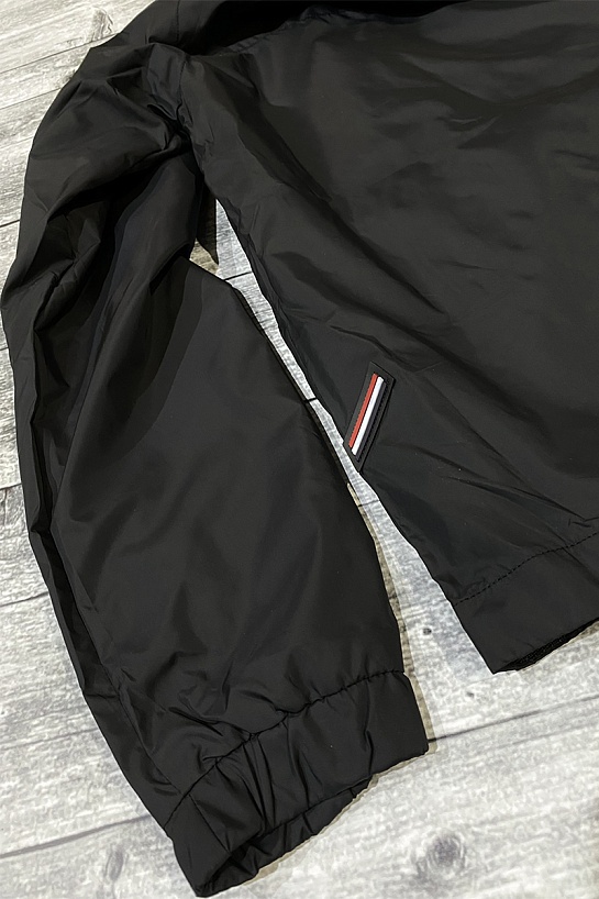 Мужская чёрная ветровка Moncler