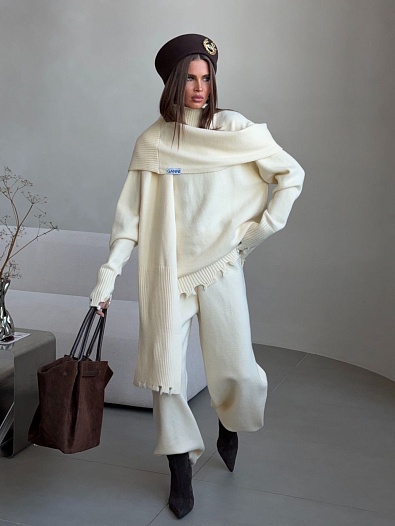 Женский костюм бежевого цвета Ganni   