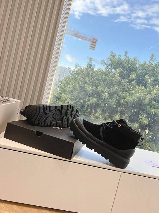 Женские ботинки с мехом UGG Neumel Weather Hybrid - Black