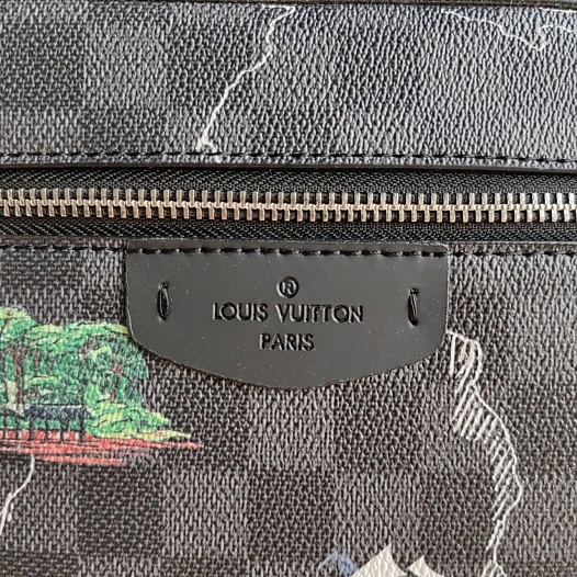 Кожаный рюкзак Louis Vuitton Discovery Damier 38x30x14 см   