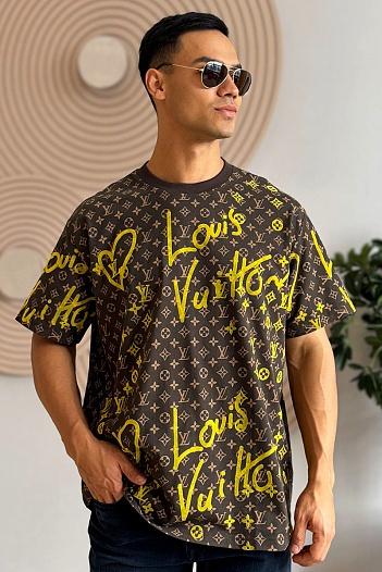 Коричневая оверсайз футболка Louis Vuitton Heart monogram all-over   