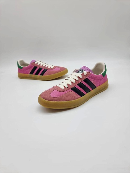 Женские кроссовки Gucci x Adidas Gazelle Collaboration - Pink