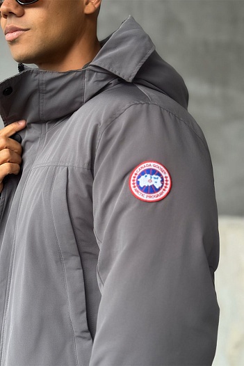 Серый пуховик Canada Goose Sanford logo-patch   