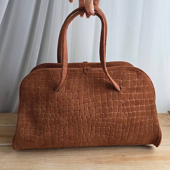 Замшевая сумка Jacquemus The Turismo Soft 38x23 см