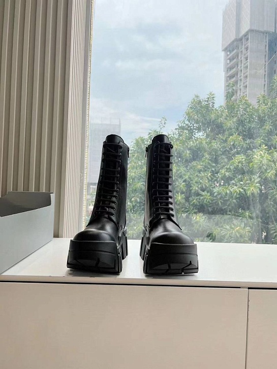 Женские чёрные кожаные ботинки Balenciaga Premium