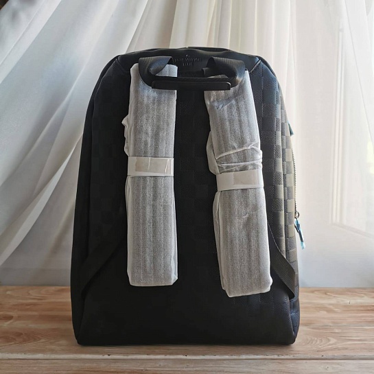 Кожаный рюкзак Louis Vuitton Damier Infini 40x30x13 см