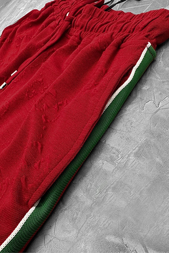 Брендовые мужские шорты Gucci красного цвета