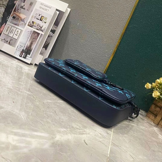 Кожаная сумка Louis Vuitton Duo Messenger Monogram Shadow 25x18x7 см