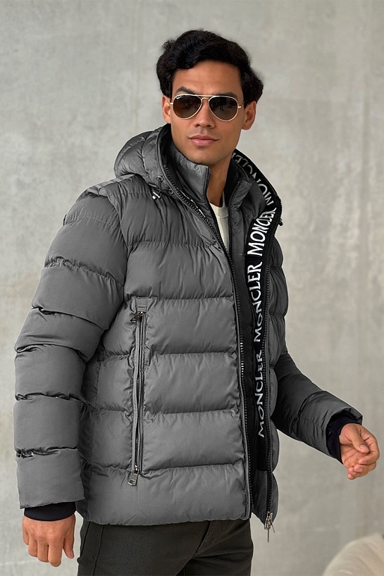 Утеплённая куртка цвета антрацит Moncler logo-patch