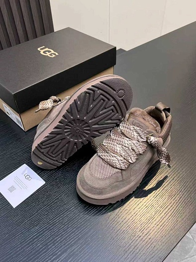 Женские замшевые ботинки UGG Lowmel   