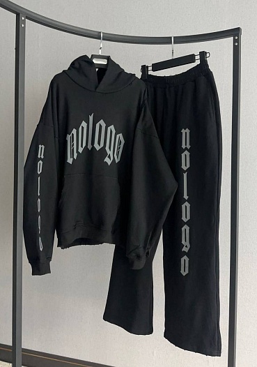 Женский чёрный костюм Balenciaga   