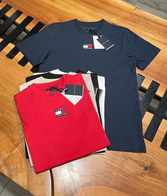 Футболка тёмно-синего цвета Tommy Hilfiger classic badge