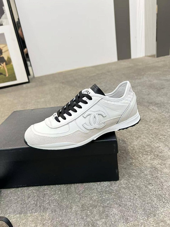 Женские кожаные кроссовки Chanel premium - White