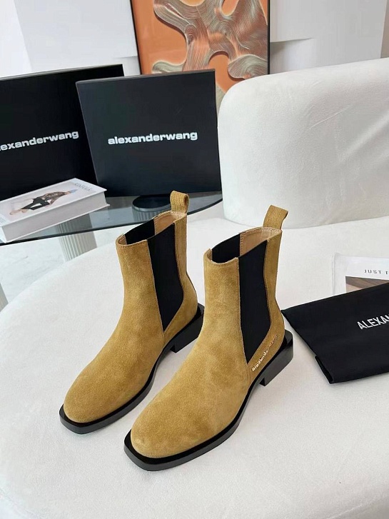 Женские замшевые ботинки Alexander Wang коричневого цвета