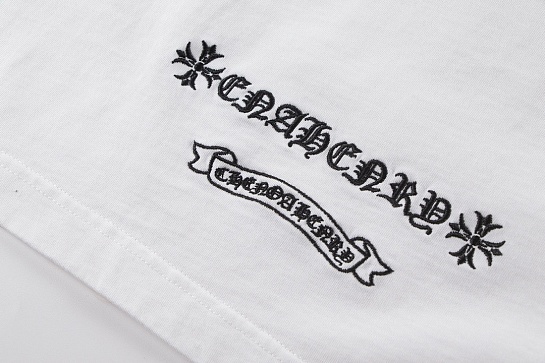 Белая оверсайз футболка Gothic logo