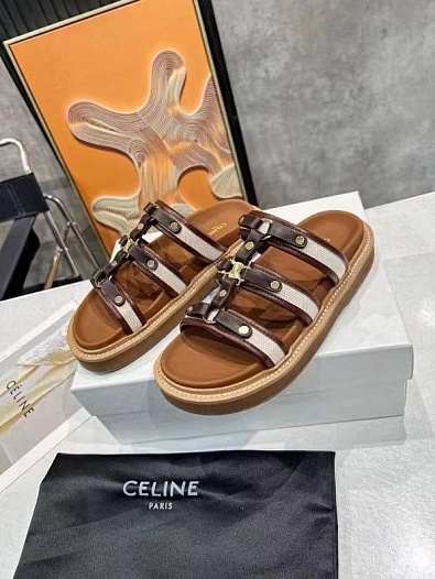 Женские кожаные шлёпанцы Celine   