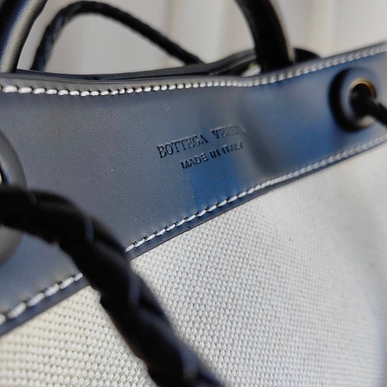 Женская сумка Bottega Veneta Small Andiamo Top Handle Bag 25x20 см (2 расцветки)