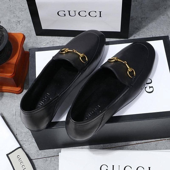 Женские кожаные лоферы Gucci  GG Horsebit - Black