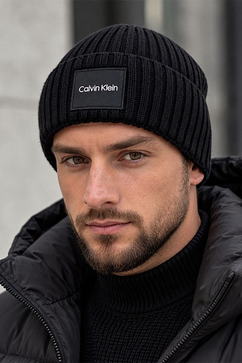 Мужская шапка чёрного цвета Calvin Klein logo-patch   
