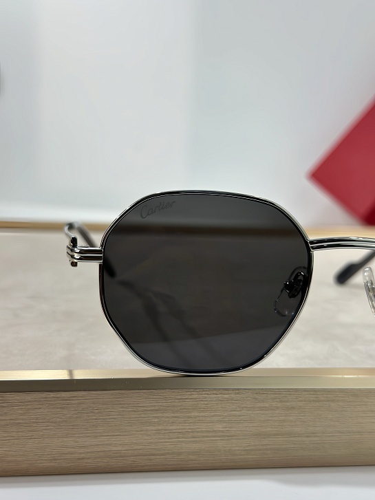 Солнцезащитные очки Cartier Premiere