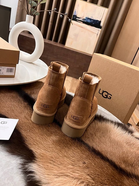 Женские замшевые ботинки с мехомм UGG Dipper - Chestnut