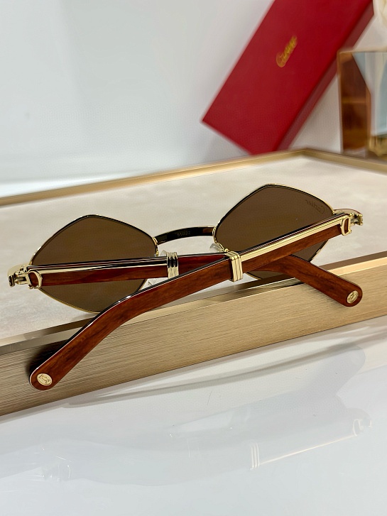 Солнцезащитные очки Cartier