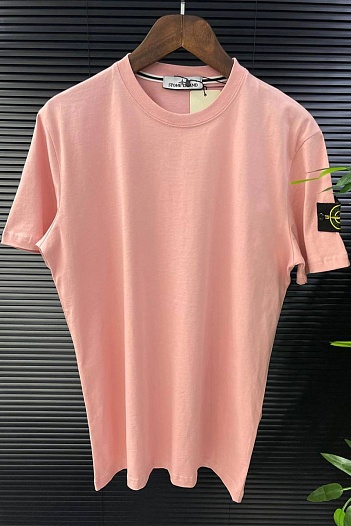 Розовая мужская футболка с патчем на плече Stone Island   