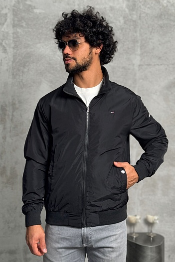 Мужская ветровка Tommy Hilfiger чёрного цвета   