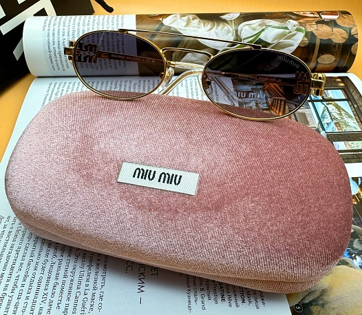Женские солнцезащитные очки MIU MIU Oval   