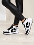 Женские кроссовки Nike Dunk High -  White / Black