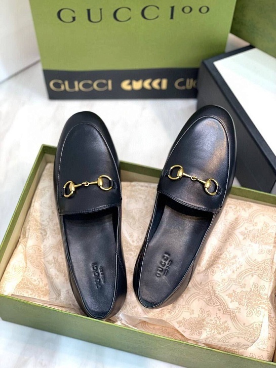 Женские кожаные лоферы Gucci чёрного цвета