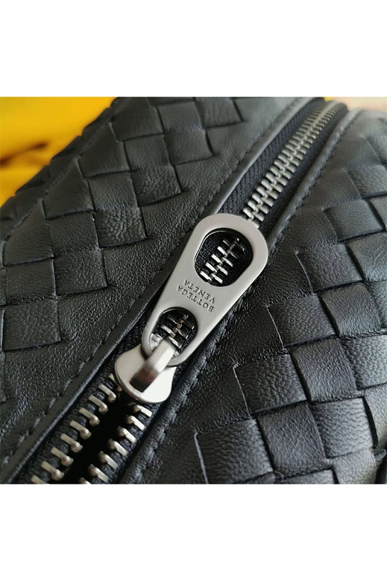 Кожаный несессер Bottega Veneta Intreccio
