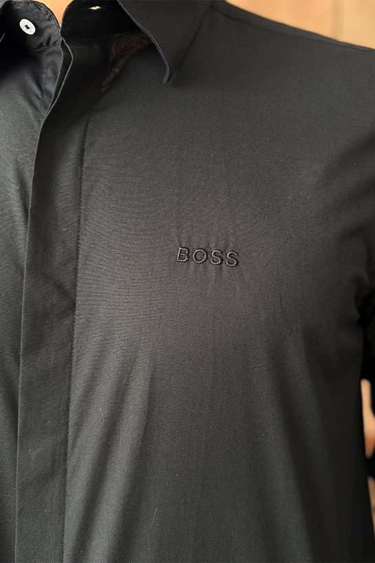 Мужская чёрная рубашка Hugo Boss logo-embroidered