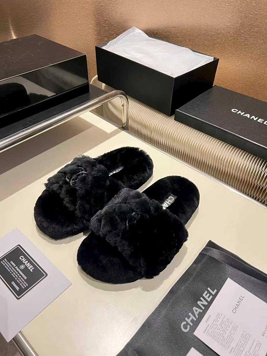 Женские меховые шлёпанцы Chanel Oran premium - Black