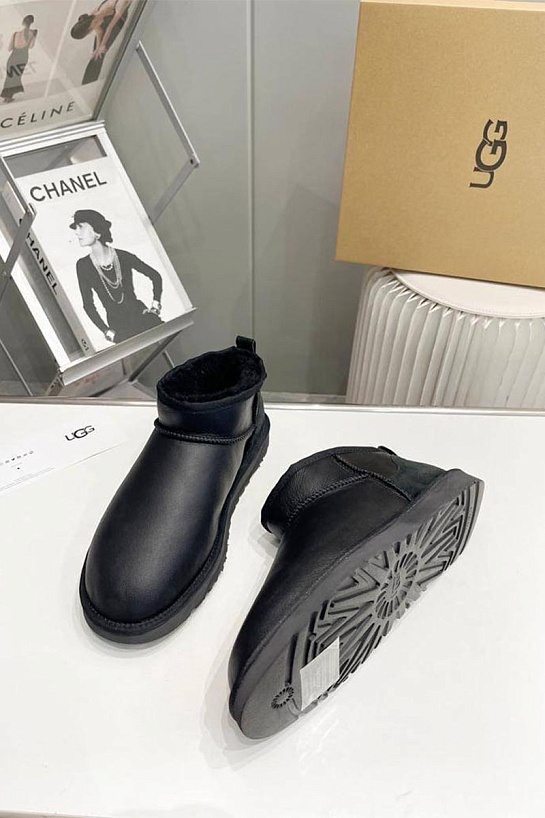 Мужские чёрные ботинки UGG Classic