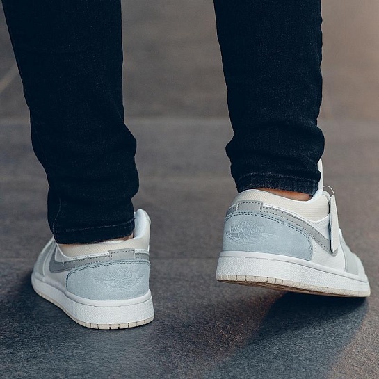 Кроссовки Nike Air Jordan 1 Low "Paris"