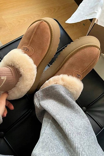 Женские ботинки с мехом UGG Mate Revival - Brown   