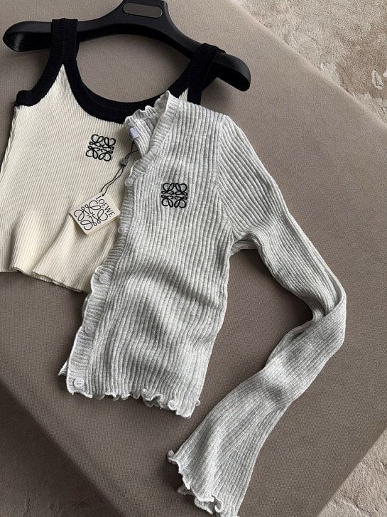 Женский топ Loewe белого цвета