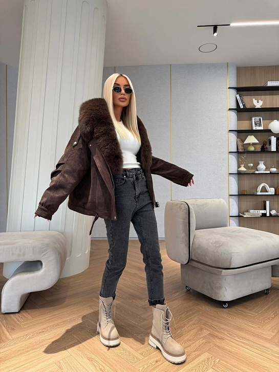 Женская утеплённая дубленка Max Mara с натуральным мехом