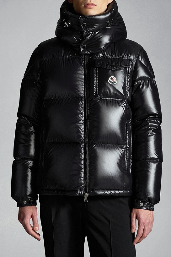 Пуховик чёрного цвета Moncler Montbeliard