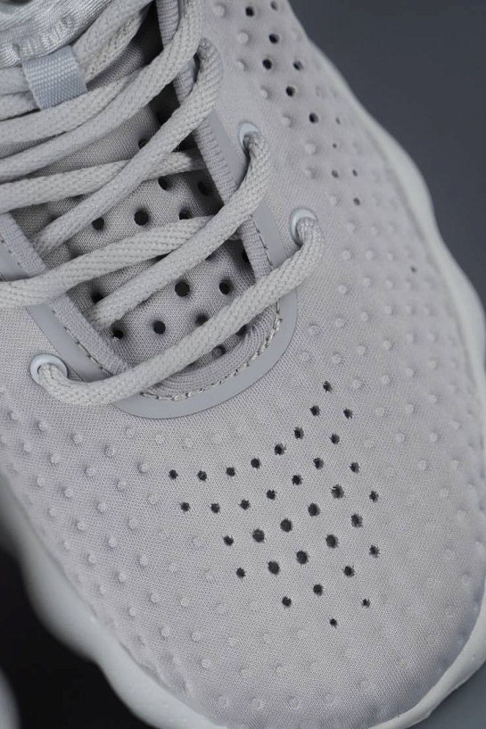 Кроссовки Nike Mind 002