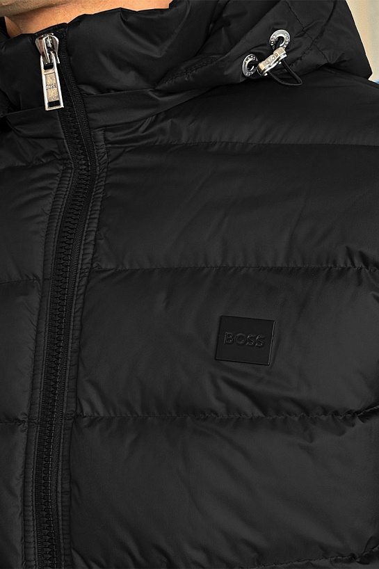 Чёрная куртка Hugo Boss с вязаными рукавами