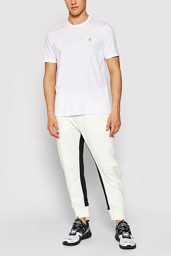 Футболка белого цвета Armani Exchange logo-patch   