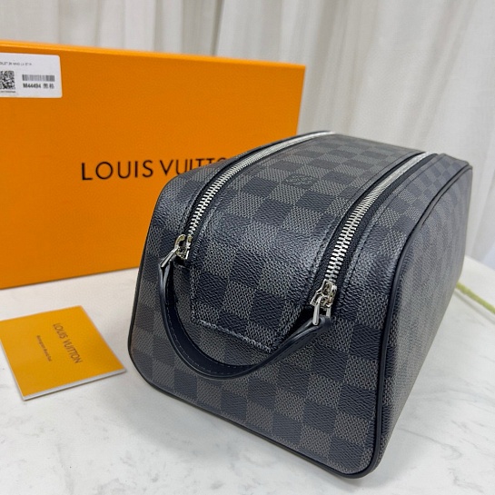 Кожаный несессер Louis Vuitton Dopp Kit Premium 28x15x16.5 см