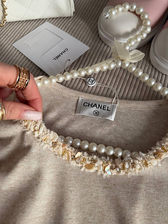 Женская бежевая футболка Chanel premium
