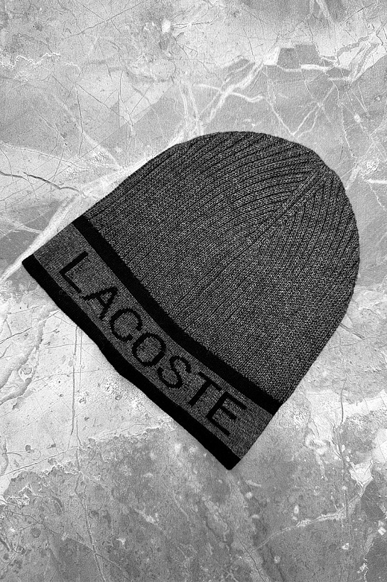 Мужская шапка Lacoste серого цвета