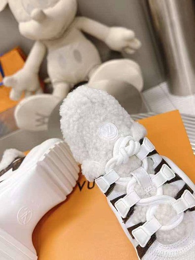 Женские кожаные кроссовки с мехом Louis Vuitton Archlight   