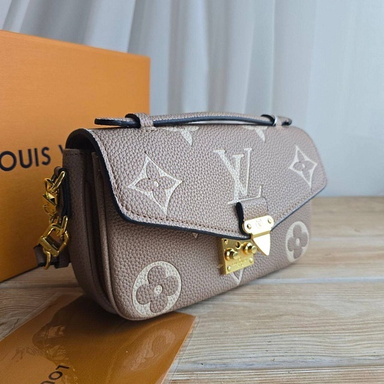 Кожаная сумка Louis Vuitton Pochette Mini 19x10 см - Beige