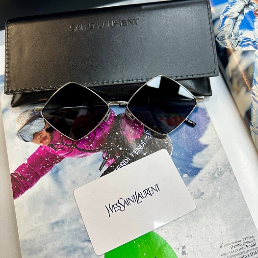 Солнцезащитные очки Yves Saint Laurent   